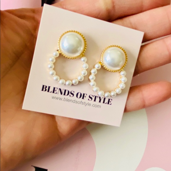 Korean Style Acrylic Pearl Stud Earrings - Picture 2 of 9